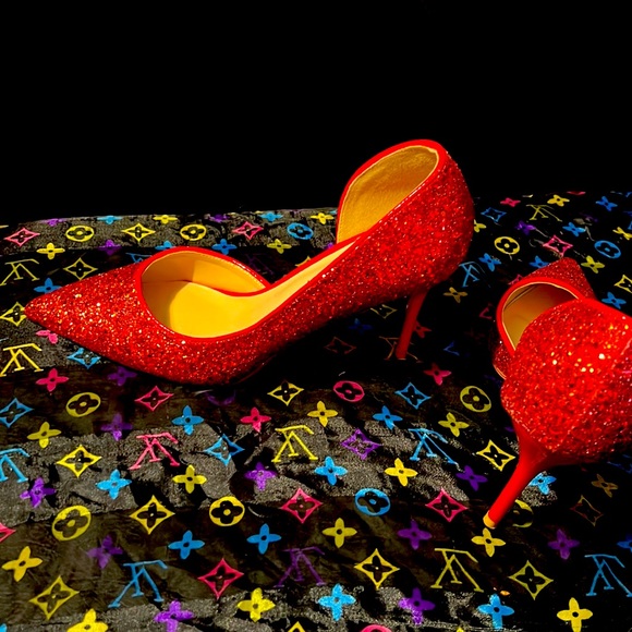 Women’s Fashion Closed Toe Pumps - Picture 5 of 5